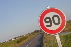 retour à 90km/h